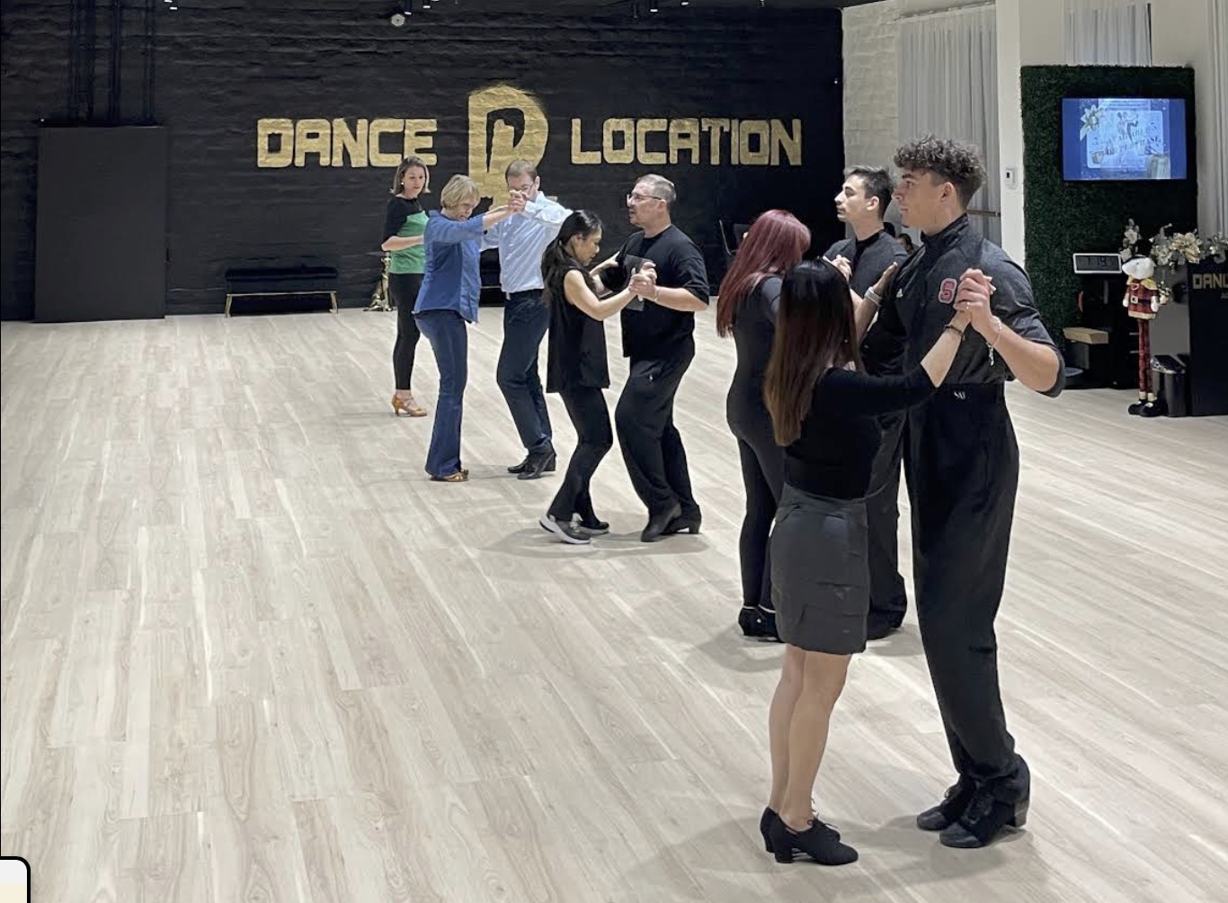 Why Adult Dance Classes Are the Best Way to Get Fit (and Have Fun Doing It)